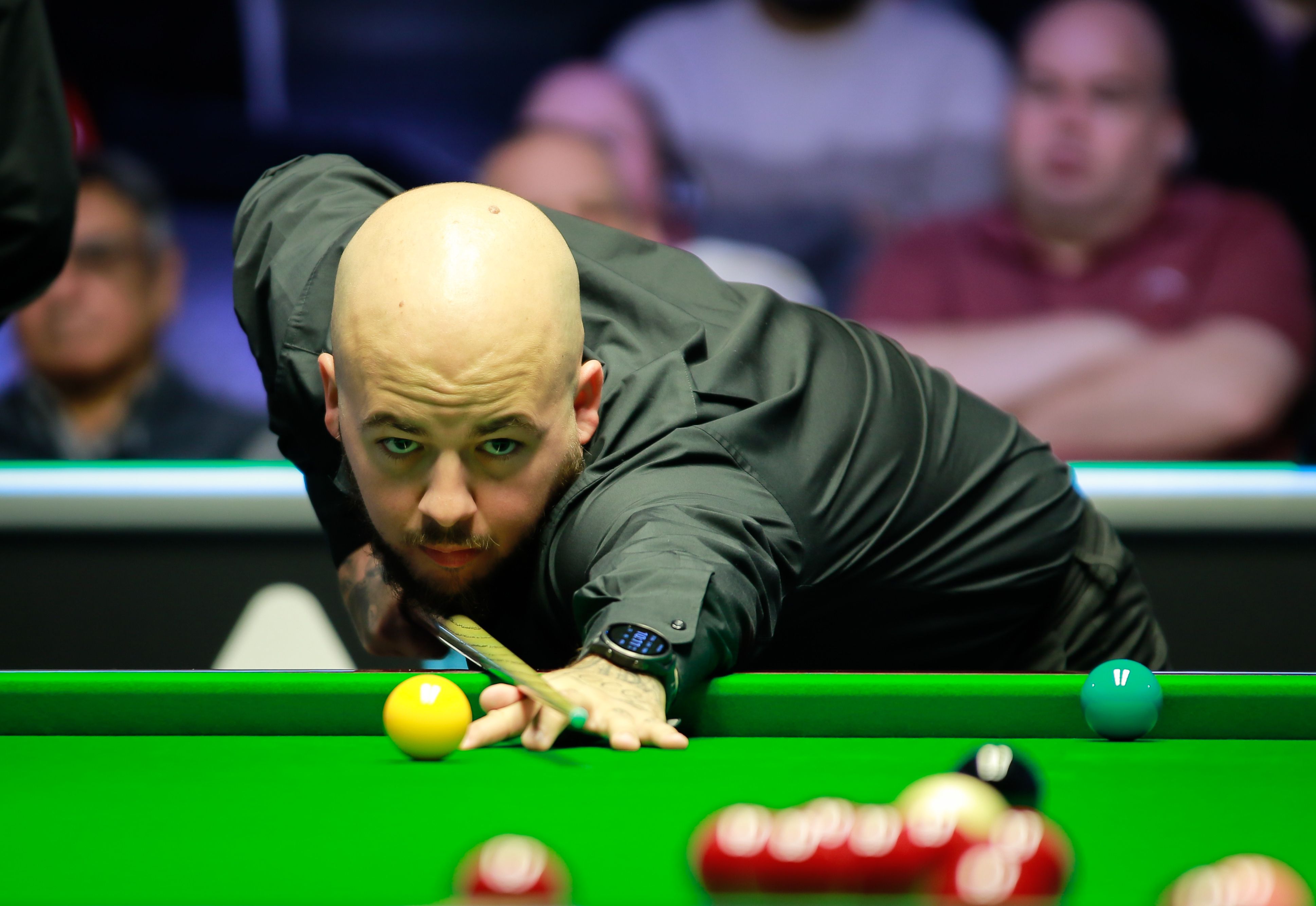 并在表现出 并在表现出