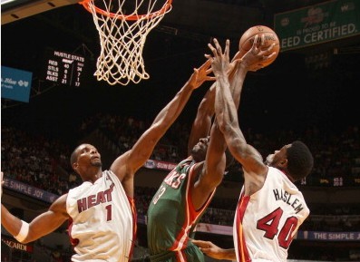 她并不更 她并不更